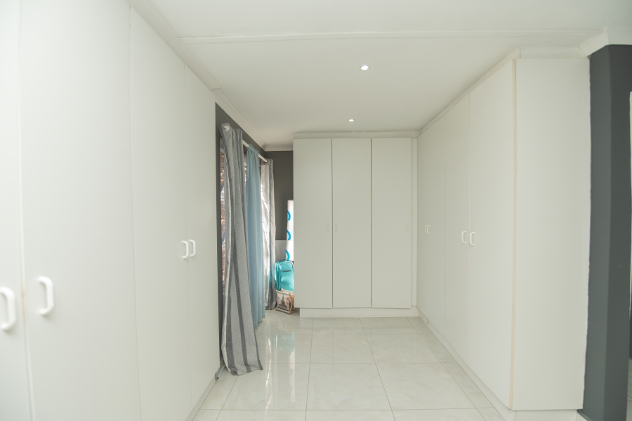 6 Bedroom Property for Sale in Sherwood Eastern Cape